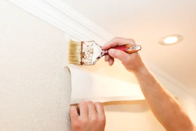 Pose de papier peint à Mont-Ormel — revêtements muraux et toiles de verre